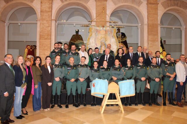 El Paso Azul homenajea a los jefes de banda del Grupo de Caballería de la Guardia Civil por su histórica vinculación con la Semana Santa de Lorca