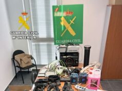 La Guardia Civil detiene a un hombre por la sustracción de una quincena de pistolas láser de un centro comercial de Lorca la guardia civil detiene a un hombre por la sustracción de una quincena de pistolas láser de un centro comercial de lorca2