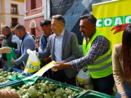 el alcalde reivindica a los agricultores lorquinos como auténtica marca españa porque crean empleo y producen los alimentos más seguros y de mayor calidad de todo el mundo