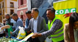 El alcalde reivindica a los agricultores lorquinos como «auténtica Marca España porque crean empleo y producen los alimentos más seguros y de mayor calidad de todo el mundo el alcalde reivindica a los agricultores lorquinos como auténtica marca españa porque crean empleo y producen los alimentos más seguros y de mayor calidad de todo el mundo