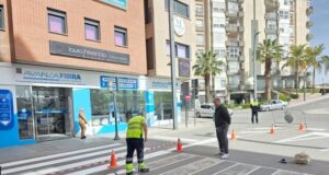 El Ayuntamiento de Lorca protagoniza una nueva actuación con el repintado de toda la Avenida Juan Carlos I, mejorando la seguridad de conductores y viandantes el ayuntamiento de lorca protagoniza una nueva actuación con el repintado de toda la avenida juan carlos i, mejorando la seguridad de conductores y viandantes2