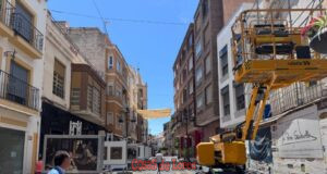 Comienza la instalación de los toldos para crear espacios de sombra en las principales calles peatonales del casco histórico de lorca comienza la instalación de los toldos para crear espacios de sombra en las principales calles peatonales del casco histórico de lorca