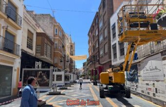 Comienza la instalación de los toldos para crear espacios de sombra en las principales calles peatonales del casco histórico de lorca comienza la instalación de los toldos para crear espacios de sombra en las principales calles peatonales del casco histórico de lorca