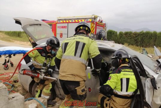 Servicios de emergencia han intervenido en un accidente de tráfico con un herido atrapado en Almendricos, termino municipal de Lorca fb img 1777633185093