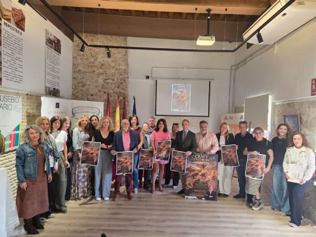 lorca acoge la ii edición del desfile craft fashion con la participación del modisto petro valverde