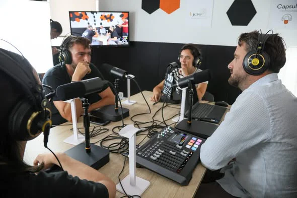 el gobierno de lorca pone en marcha ''cápsula 13'', una sala de podcast para potenciar el talento y la comunicación digital entre los jóvenes3