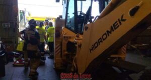 Fallece un trabajador de 54 años tras quedar atrapado bajo una retroexcavadora en Lorca Fallece un trabajador de 54 años tras quedar atrapado bajo una retroexcavadora en Lorca