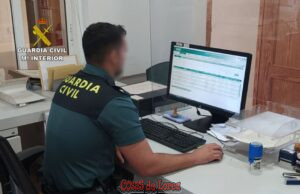 La Guardia Civil detiene a un septuagenario en un control de vehículos con una menor de edad a bordo la guardia civil detiene a un septuagenario en un control de vehículos con una menor de edad a bordo