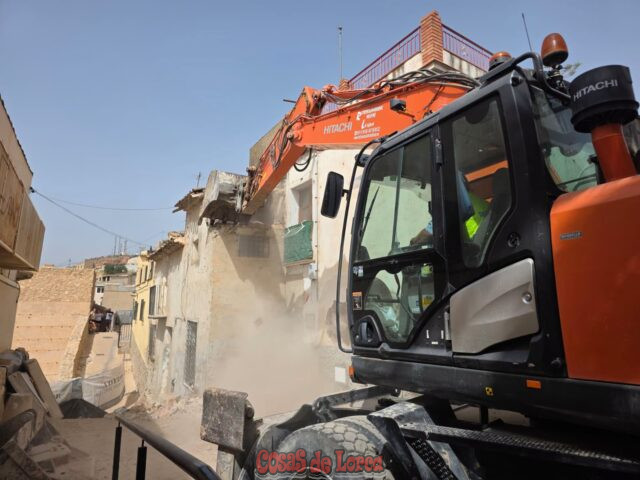 demolicion en calle posito