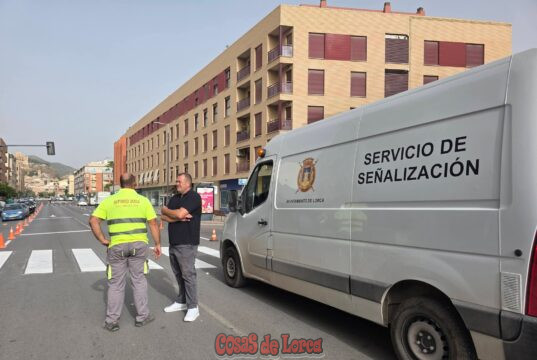 El Ayuntamiento de Lorca refuerza la seguridad vial con un plan intensivo de repintado de la señalización horizontal en todo el casco urbano y pedanías fb img 1784813408073