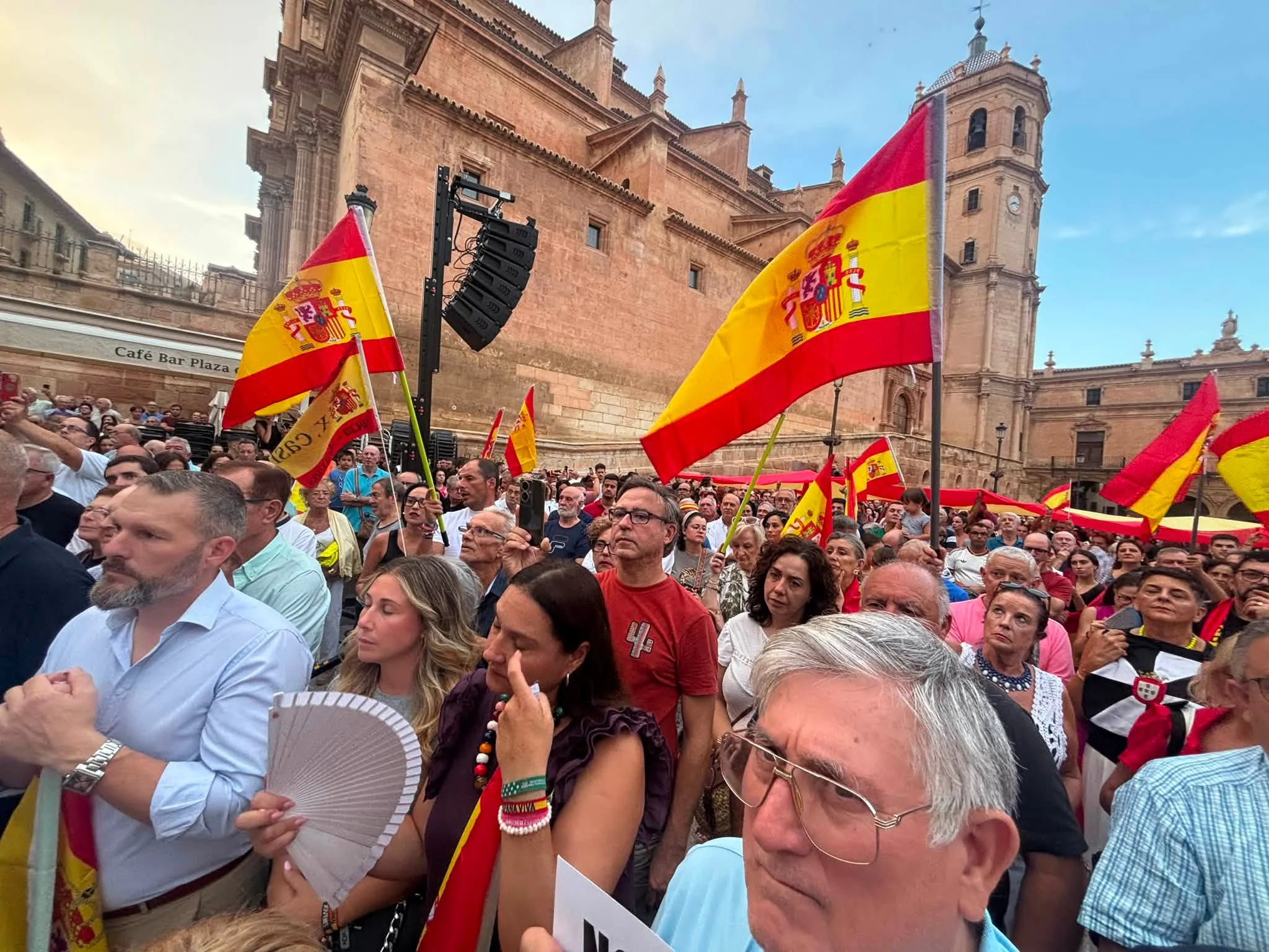 MANIFESTACION MULTITUDINARIA EN PLAZA ESPAÑA DE LORCA