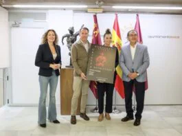 La guitarrista lorquina Mercedes Luján nominada a los Latin Grammy 2026 con su disco ´Origen & Revolución´ fulgencio gil felicita a la guitarrista lorquina mercedes luján por su nominación a los latin grammy 2026