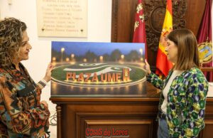 Continúan los trabajos de adecuación en la rotonda de acceso a Lorca desde la carretera de Murcia dedicada a la UME continúan los trabajos de adecuación en la rotonda de acceso a lorca desde la carretera de murcia dedicada a la ume