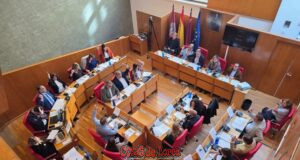 El Pleno exige al Ministerio que paralice la subasta de terrenos de los lorquinos y entregue los solares de Apolonia para construir viviendas el pleno exige al ministerio que paralice la subasta de terrenos de los lorquinos y entregue los solares de apolonia para construir viviendas