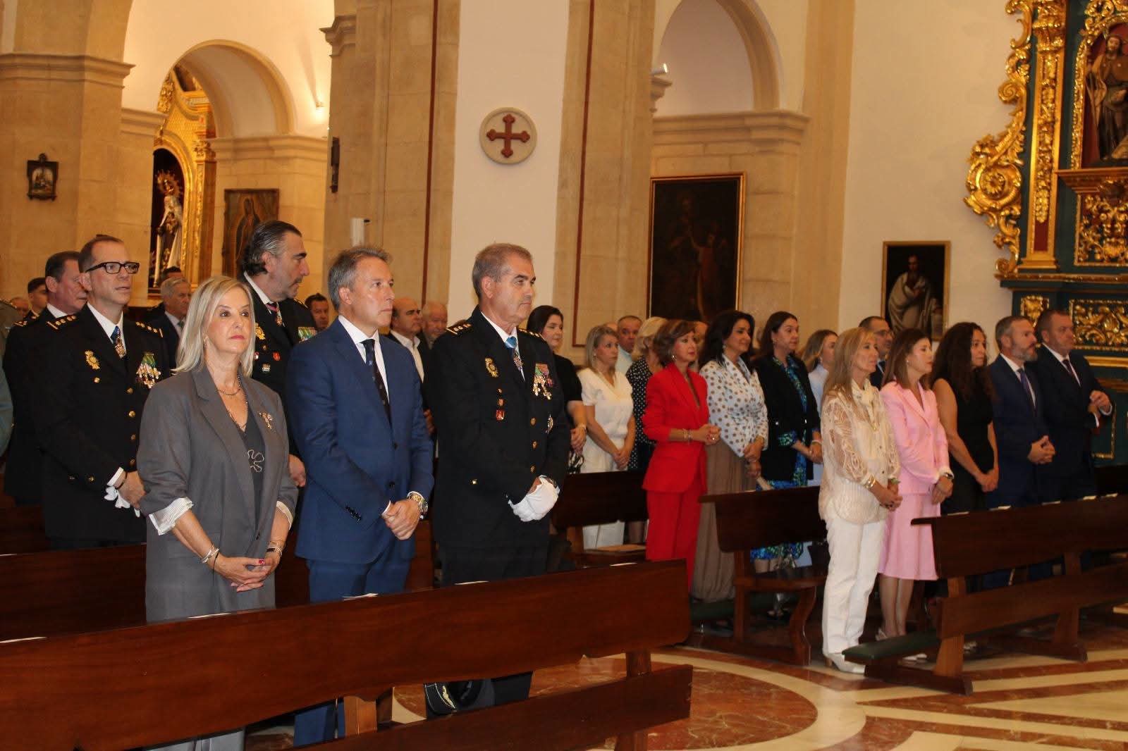 El alcalde felicita al coordinador del órgano del Control del Padrón del Ayuntamiento por el reconocimiento concedido por la Comisaría de Lorca