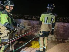Rescatado un hombre tras caer desde un muro del Castillo de Lorca durante un evento herido caída castillo lorca (1)