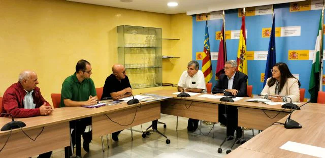 la chs se reúne con el grupo municipal de iu del ayuntamiento de lorca para abordar la conservación de cauces, los vertidos y las actuaciones de defensa frente a inundaciones
